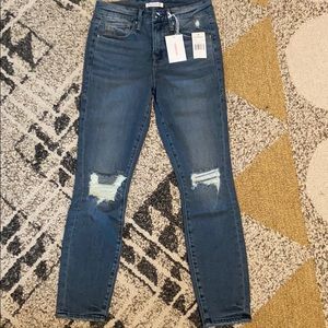 Good American Good Legs Crop